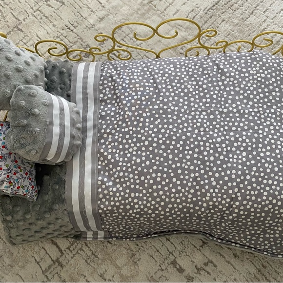 Handmade reversibly minky doll bedding set - Picture 5 of 10